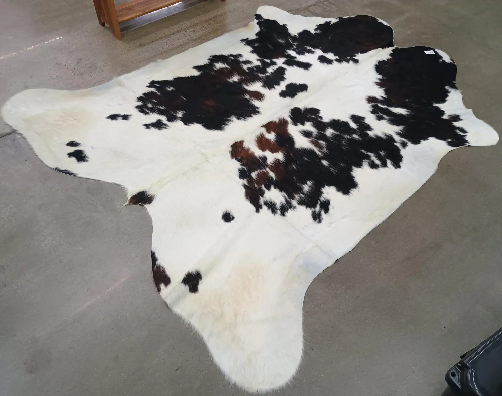 BS Trading Genuine Hair-On Tanned Cow Hides (LG and XL) - Image 2